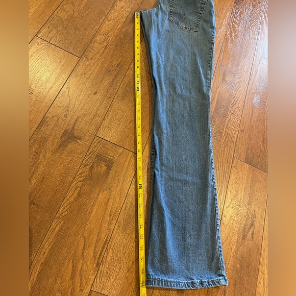 Vintage Levi’s 550 Relaxed Bootcut 98% cotton 2% spandex Denim Jeans - Picture 4 of 11